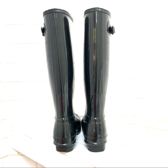 Hunter: tall glossy black rainboots (M7/F8) - Picture 4 of 12